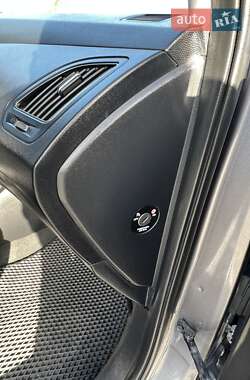 Внедорожник / Кроссовер Hyundai ix35 2011 в 
