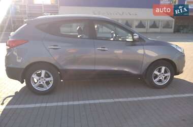 Внедорожник / Кроссовер Hyundai ix35 2011 в 