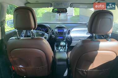 Позашляховик / Кросовер Hyundai ix35 2010 в 