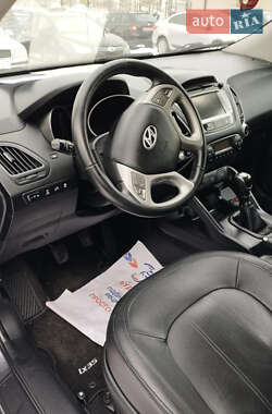 Внедорожник / Кроссовер Hyundai ix35 2010 в Казанке