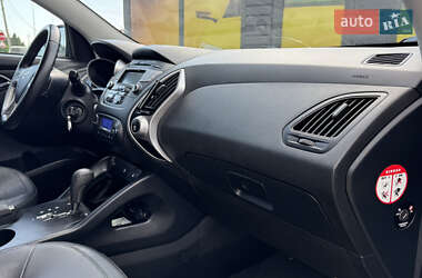 Позашляховик / Кросовер Hyundai ix35 2011 в 