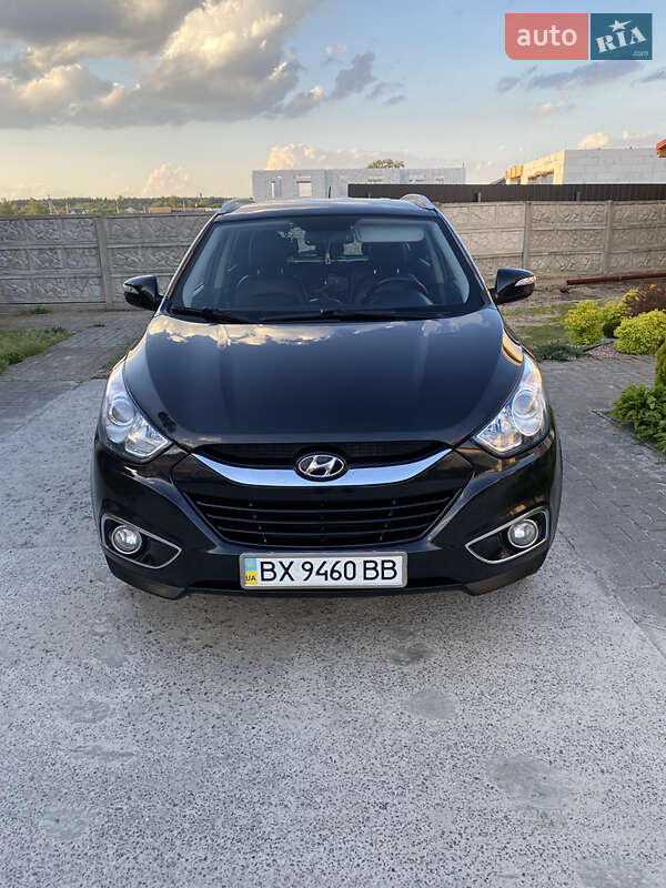 Внедорожник / Кроссовер Hyundai ix35 2010 в 