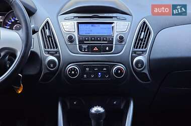 Позашляховик / Кросовер Hyundai ix35 2012 в 