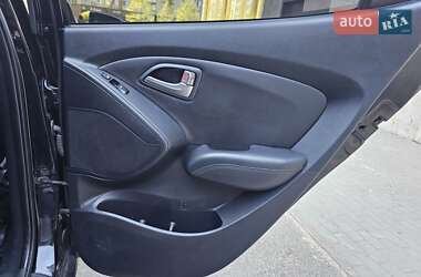Позашляховик / Кросовер Hyundai ix35 2012 в 