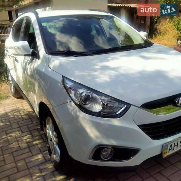 Позашляховик / Кросовер Hyundai ix35 2012 в 