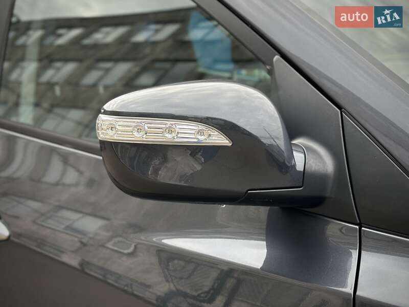 Позашляховик / Кросовер Hyundai ix35 2010 в Сумах