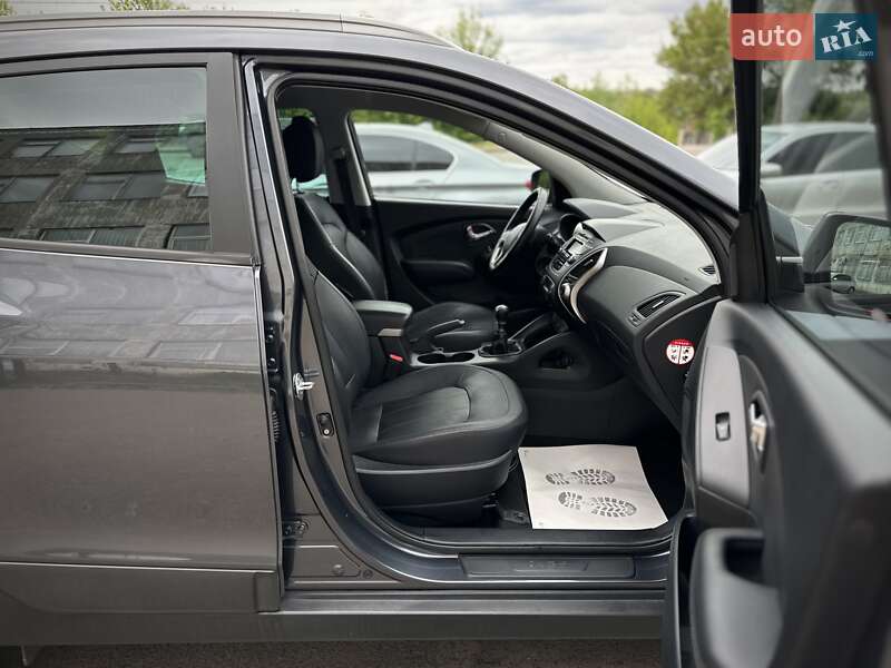 Позашляховик / Кросовер Hyundai ix35 2010 в Сумах