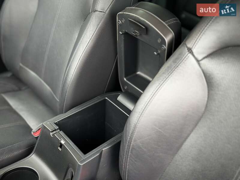 Позашляховик / Кросовер Hyundai ix35 2010 в Сумах