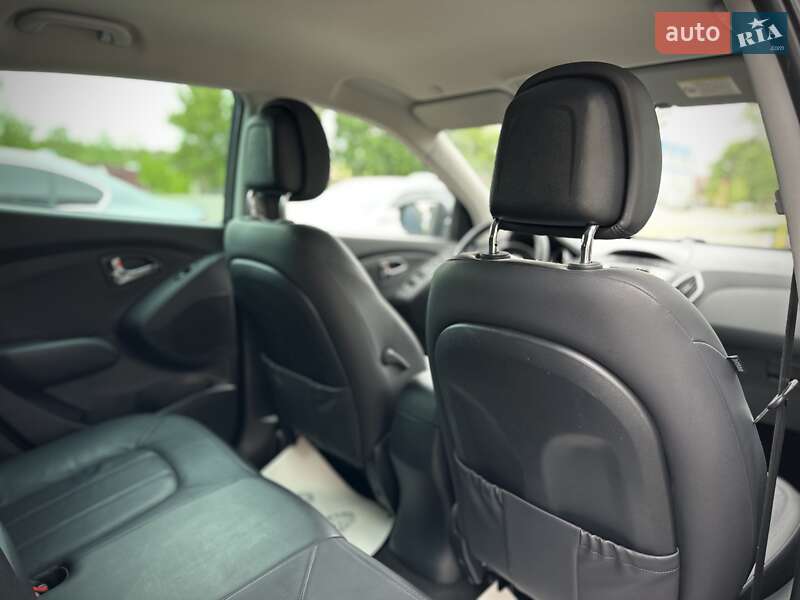 Позашляховик / Кросовер Hyundai ix35 2010 в Сумах