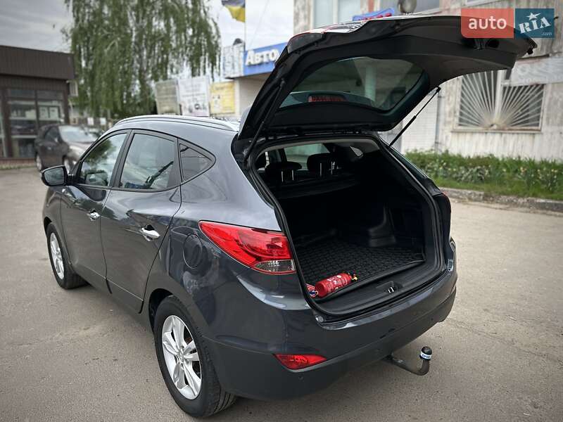 Позашляховик / Кросовер Hyundai ix35 2010 в Сумах