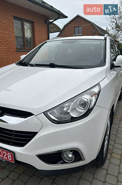 Позашляховик / Кросовер Hyundai ix35 2013 в 