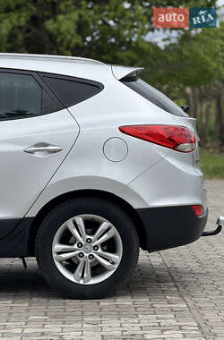 Позашляховик / Кросовер Hyundai ix35 2011 в 