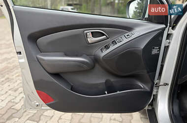 Позашляховик / Кросовер Hyundai ix35 2011 в 
