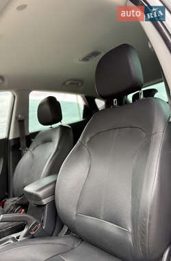 Позашляховик / Кросовер Hyundai ix35 2011 в 