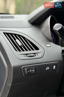 Позашляховик / Кросовер Hyundai ix35 2011 в 