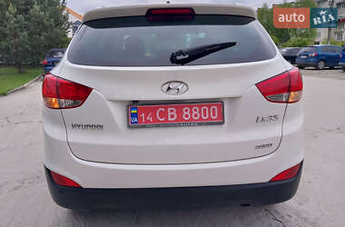 Внедорожник / Кроссовер Hyundai ix35 2012 в 
