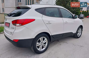 Внедорожник / Кроссовер Hyundai ix35 2012 в 