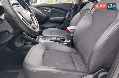 Внедорожник / Кроссовер Hyundai ix35 2012 в 