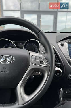 Внедорожник / Кроссовер Hyundai ix35 2014 в 