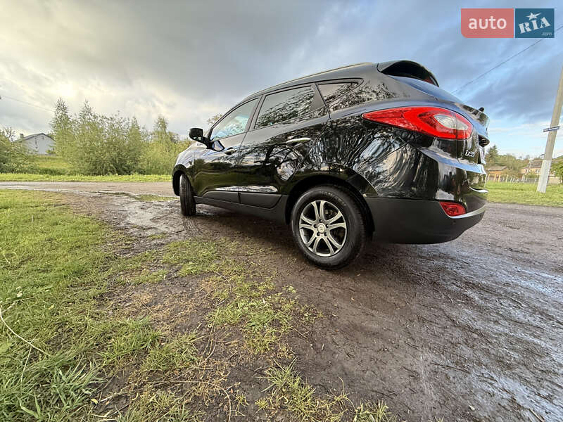 Позашляховик / Кросовер Hyundai ix35 2015 в 