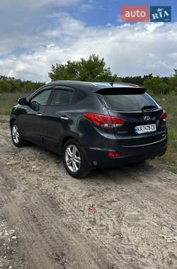 Позашляховик / Кросовер Hyundai ix35 2010 в 