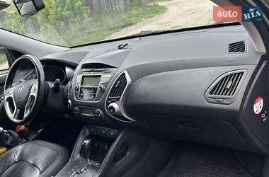 Позашляховик / Кросовер Hyundai ix35 2010 в 