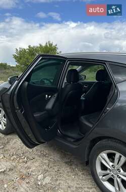 Позашляховик / Кросовер Hyundai ix35 2010 в 