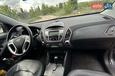 Позашляховик / Кросовер Hyundai ix35 2010 в 