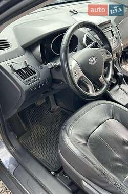 Позашляховик / Кросовер Hyundai ix35 2010 в 