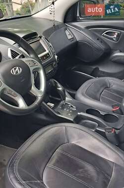 Позашляховик / Кросовер Hyundai ix35 2010 в 