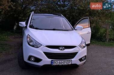Позашляховик / Кросовер Hyundai ix35 2010 в 