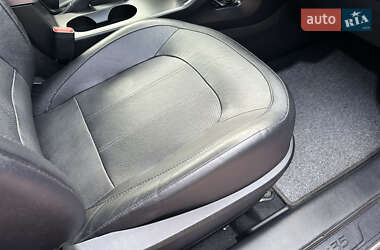 Внедорожник / Кроссовер Hyundai ix35 2014 в 