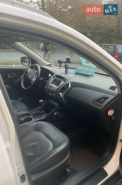 Позашляховик / Кросовер Hyundai ix35 2011 в 