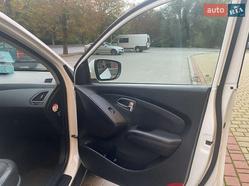 Позашляховик / Кросовер Hyundai ix35 2011 в Луцьку