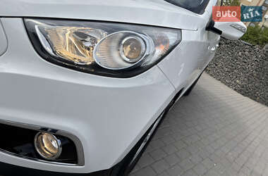 Позашляховик / Кросовер Hyundai ix35 2011 в 