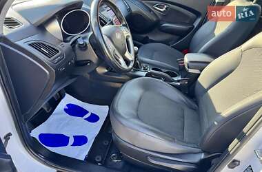 Позашляховик / Кросовер Hyundai ix35 2012 в 