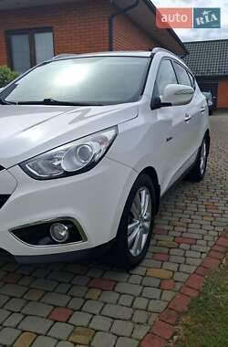 Позашляховик / Кросовер Hyundai ix35 2013 в 