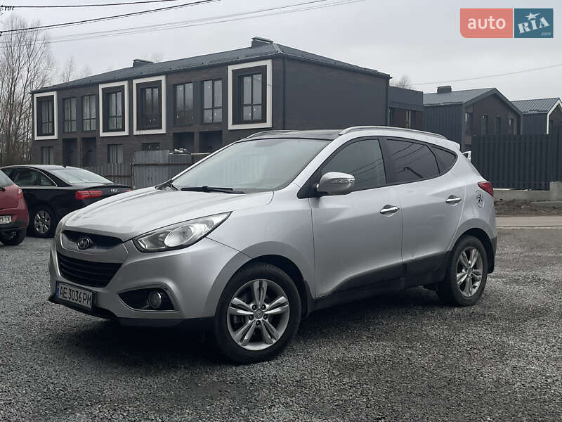 Позашляховик / Кросовер Hyundai ix35 2011 в 