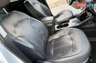 Позашляховик / Кросовер Hyundai ix35 2010 в 