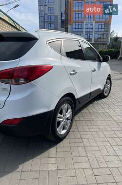 Внедорожник / Кроссовер Hyundai ix35 2011 в 