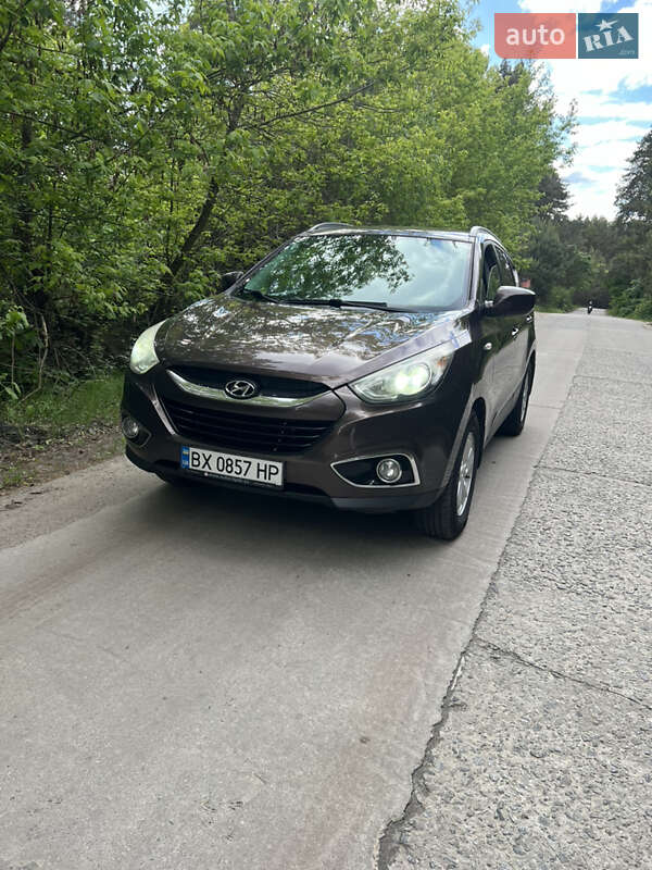 Внедорожник / Кроссовер Hyundai ix35 2011 в 