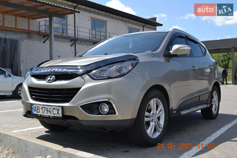 Позашляховик / Кросовер Hyundai ix35 2010 в 