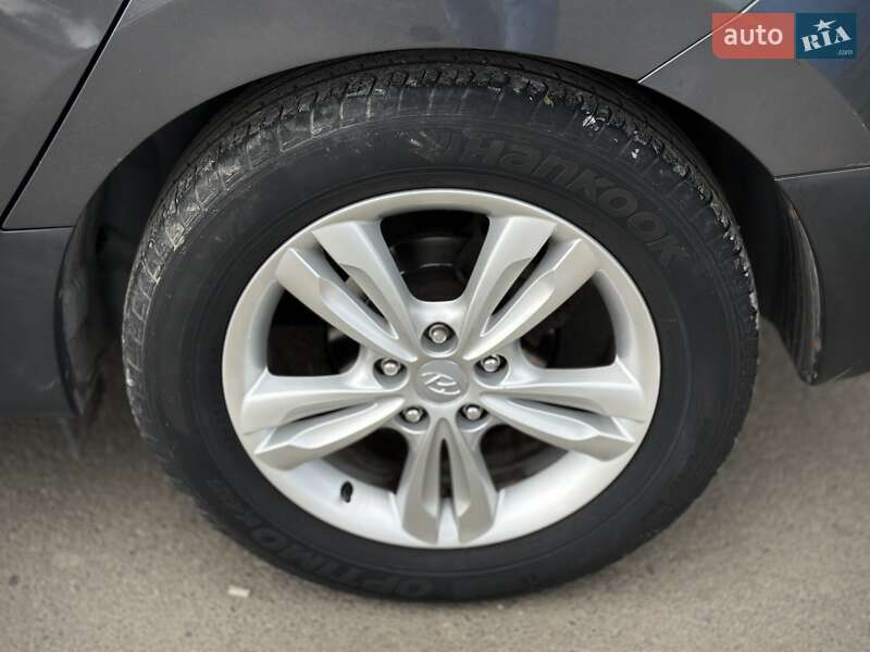 Внедорожник / Кроссовер Hyundai ix35 2011 в Сумах