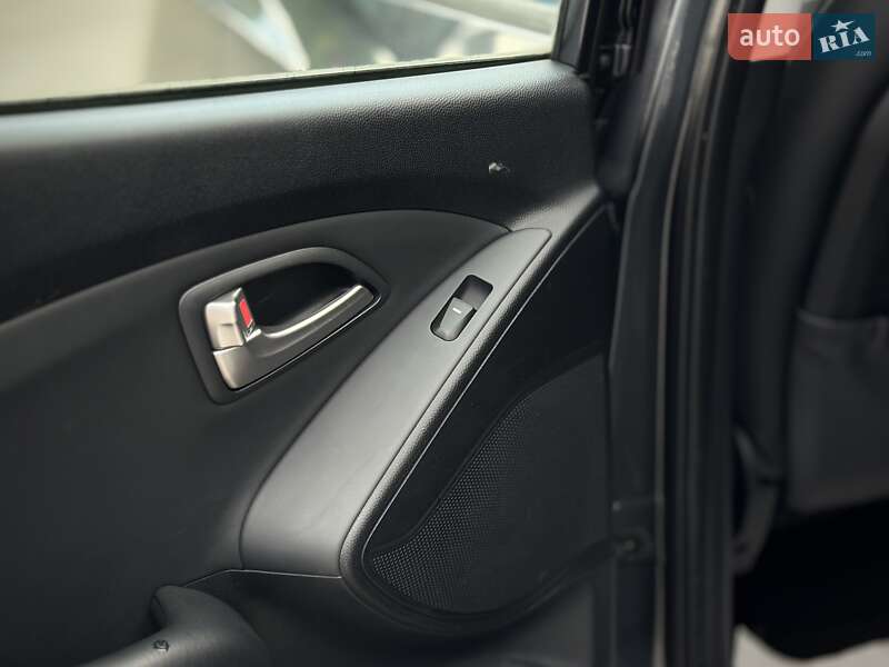 Внедорожник / Кроссовер Hyundai ix35 2011 в Сумах