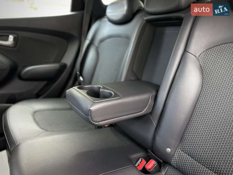 Внедорожник / Кроссовер Hyundai ix35 2011 в Сумах