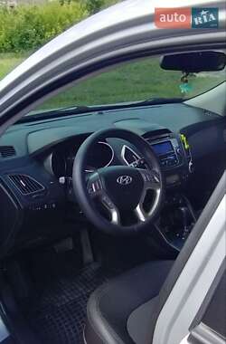 Внедорожник / Кроссовер Hyundai ix35 2012 в 