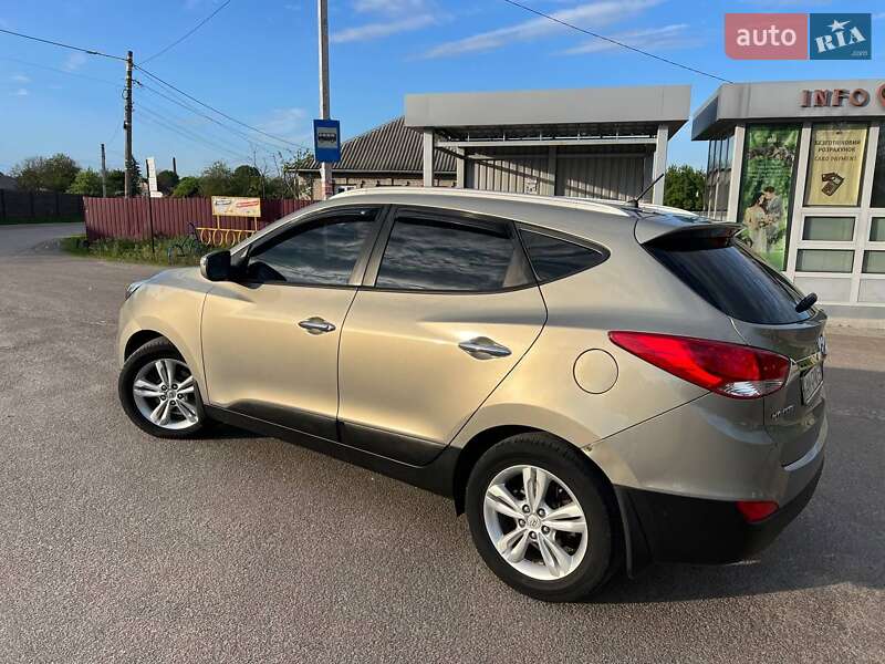 Внедорожник / Кроссовер Hyundai ix35 2011 в Радомышле