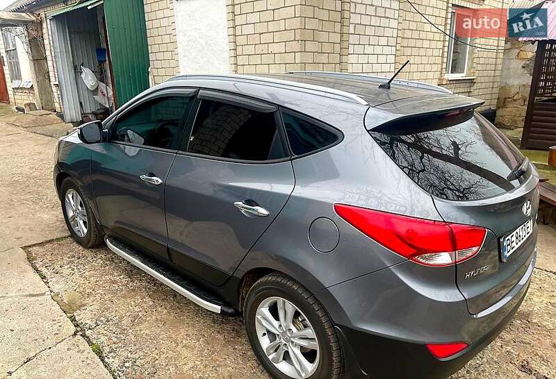 Позашляховик / Кросовер Hyundai ix35 2013 в 