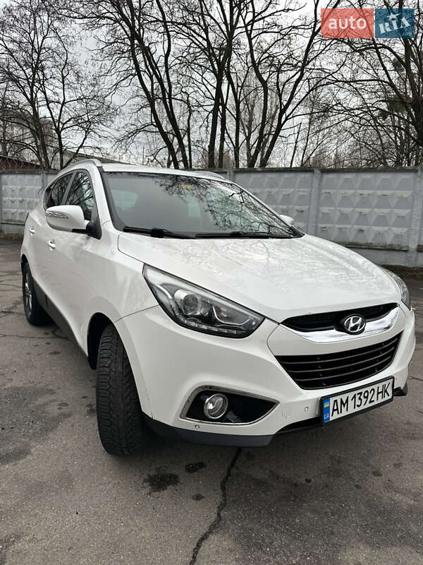 Позашляховик / Кросовер Hyundai ix35 2013 в 