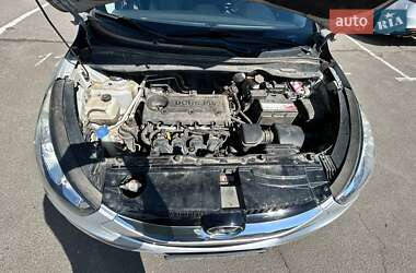 Позашляховик / Кросовер Hyundai ix35 2012 в 